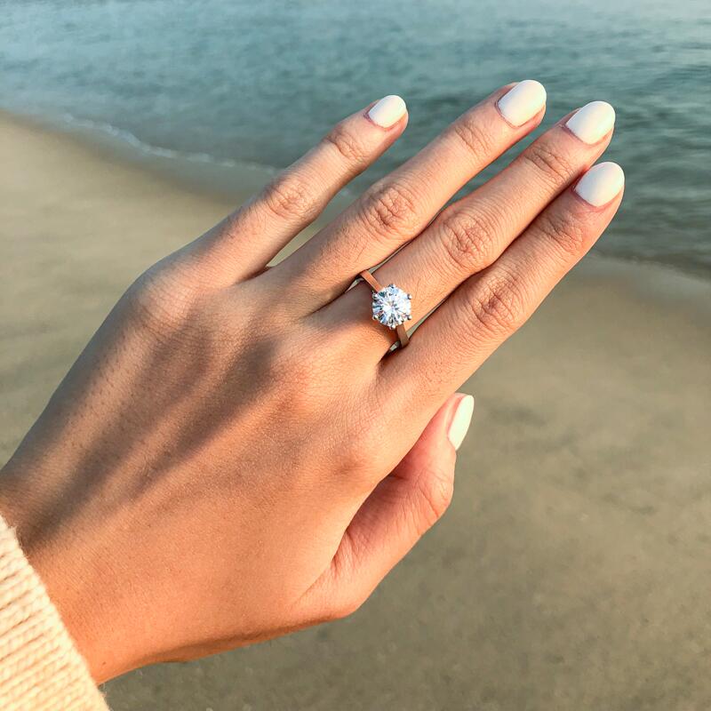 Moissanite Engagement Ring - GOGO FLEEK